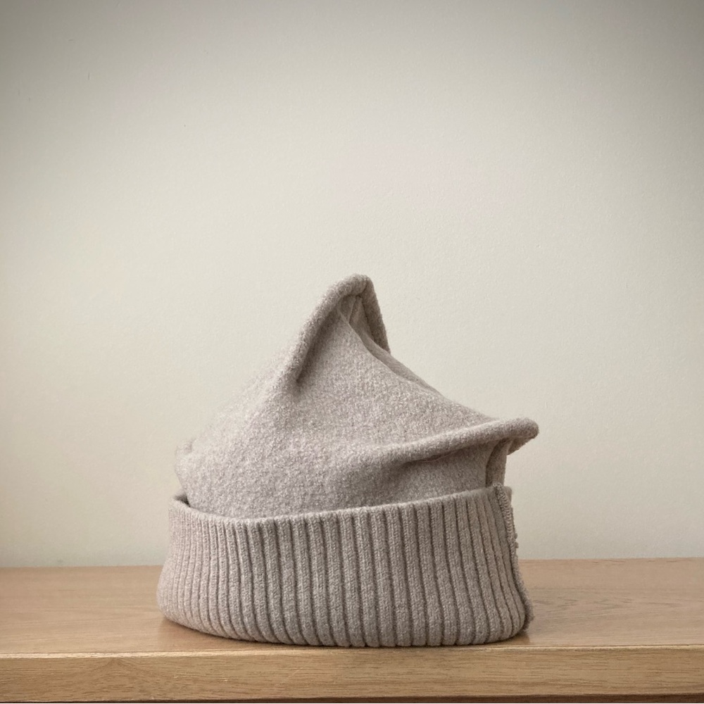 joodito origami crown 100% merino wool sweater hat beanie cap beige camel tan - Picture 8 of 10